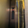 到103層樓，不需要轉電梯，好勁。